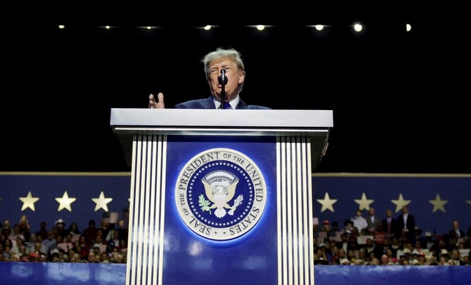 EEUU: a 54 días de las elecciones de medio término, Trump promete 5000 dólares a cada adulto si los republicanos ganan
