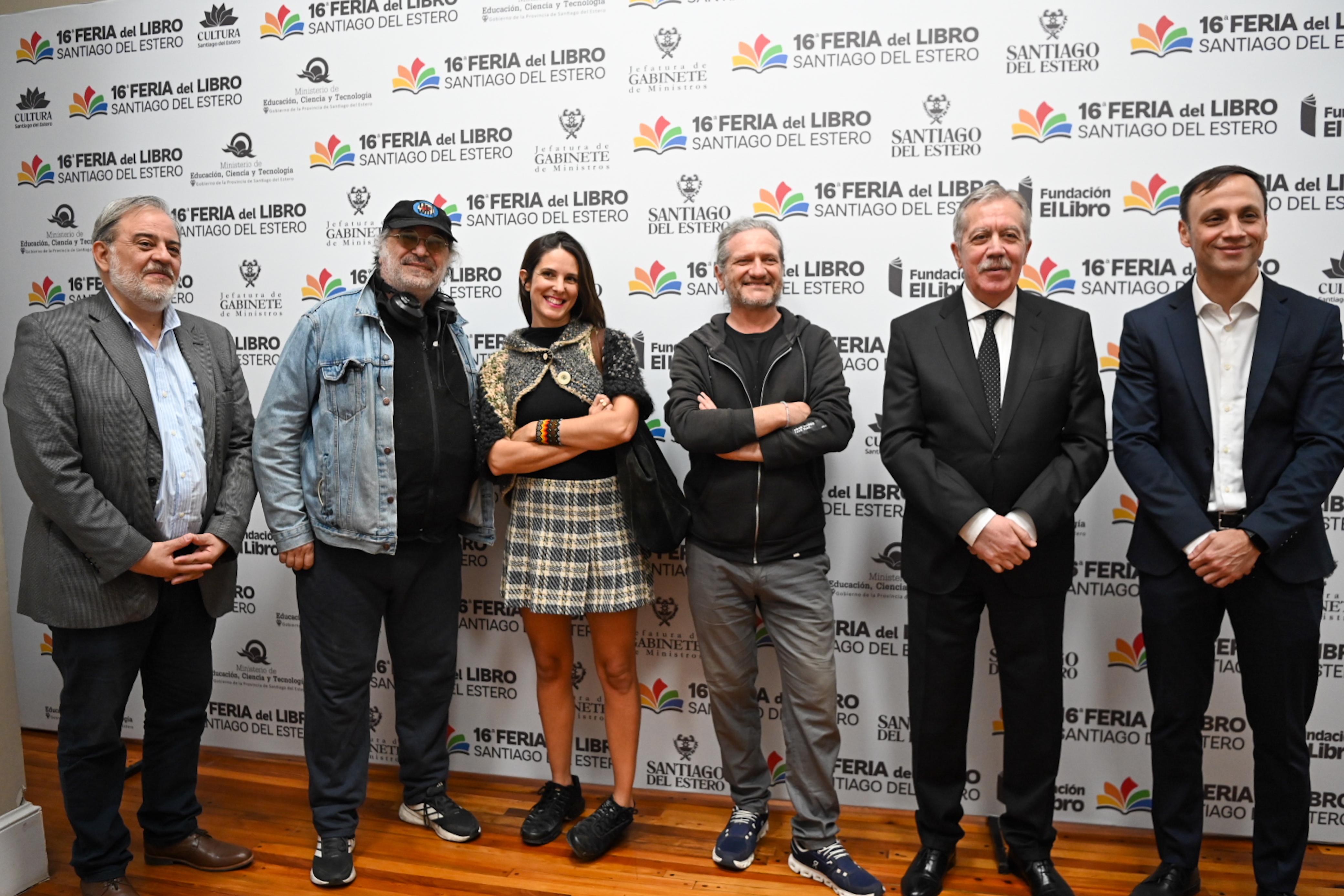 El gobernador Suárez entregó reconocimientos a Pedro Saborido, Soledad Barruti y Darío Sztajnszrajber en la segunda jornada de la Feria del Libro