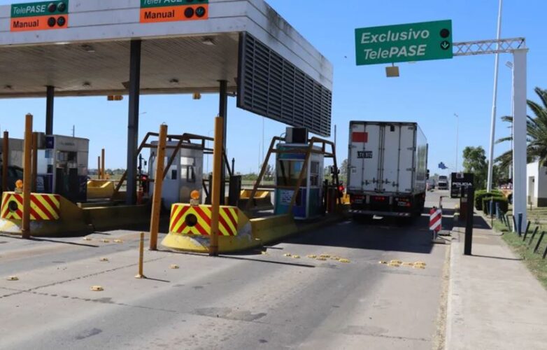 Desde este viernes cambia el sistema de cobro en el peaje de Fernández