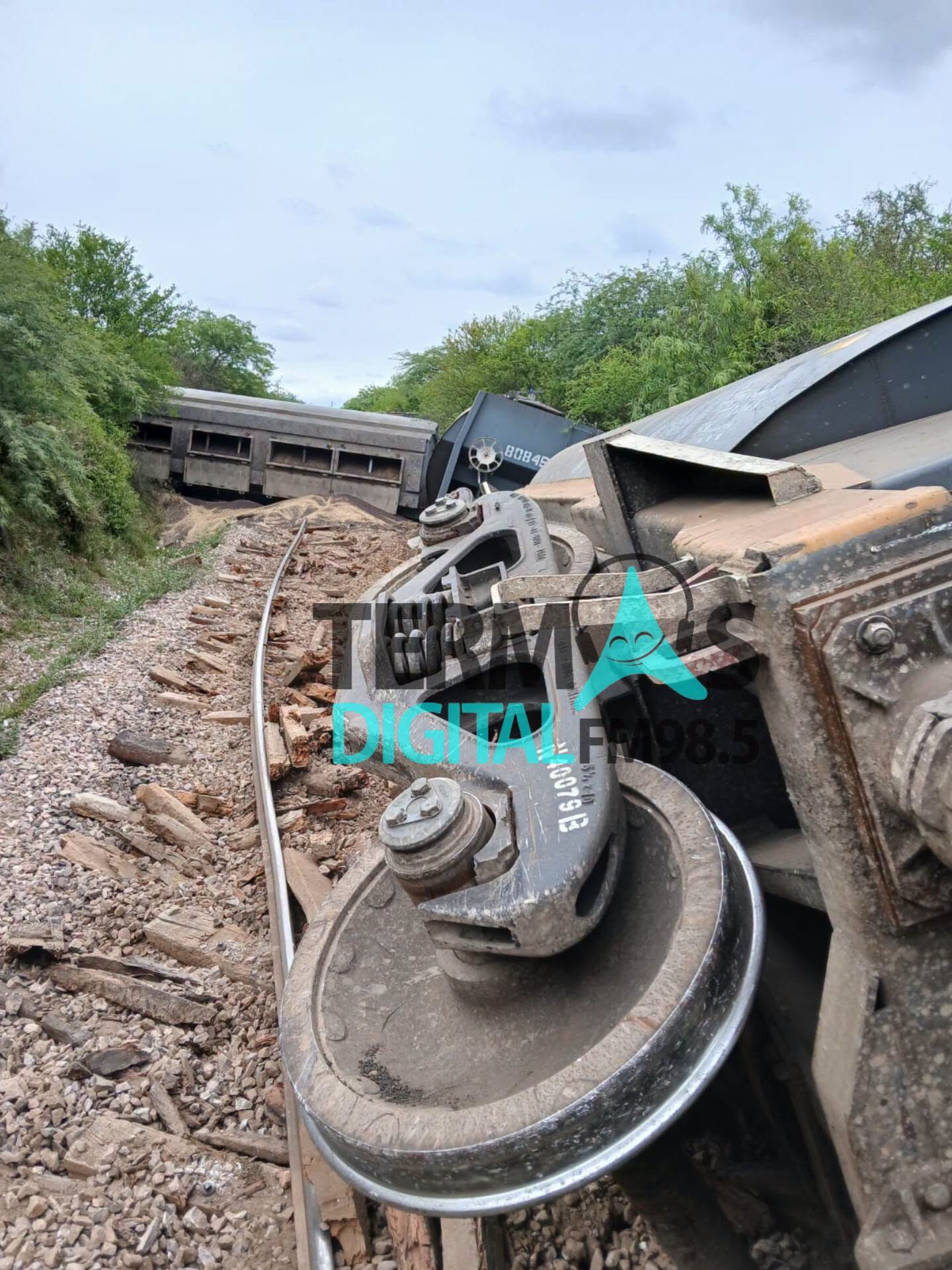 Descarriló un tren carguero en Casilla del Medio, departamento Río Hondo
